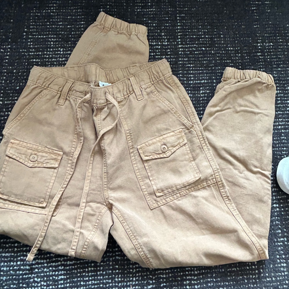 Super cute aerie pants
